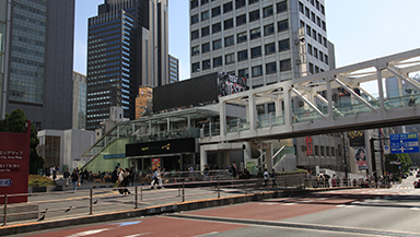 新宿サザンテラスビジョン